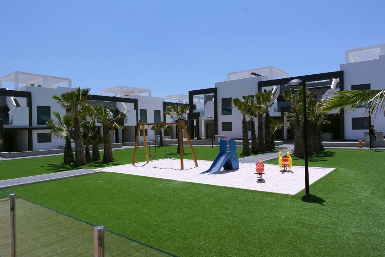 Oasis Beach IX Puntaprima Appartement Torrevieja Buitenkant foto